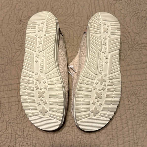 Hey Dude - Picture 6 of 6